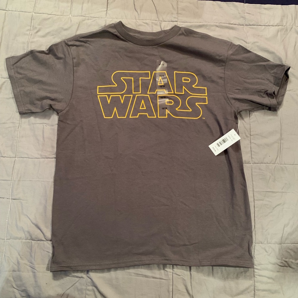 🌟SALE NWT Kids 16-18 Star Wars shirt runs small